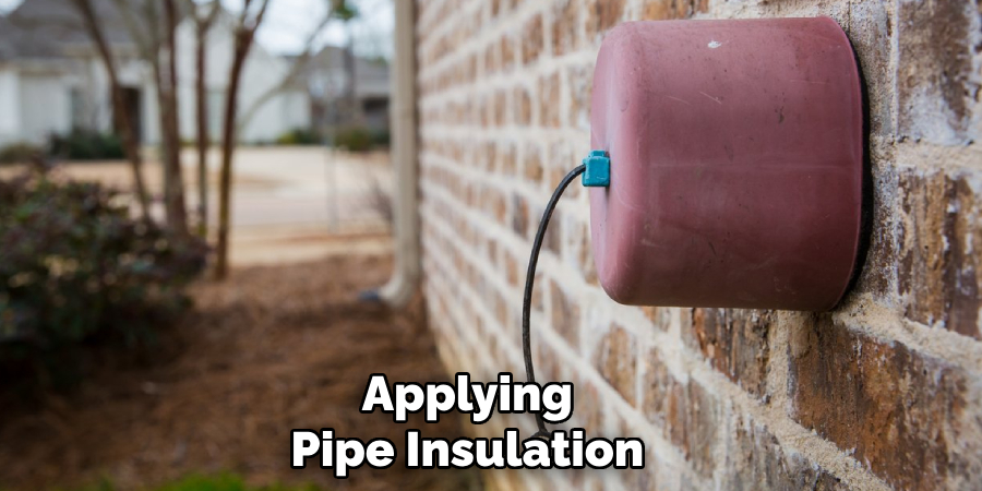 Applying
Pipe Insulation