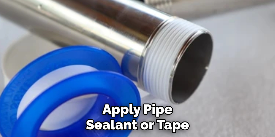 Apply Pipe
Sealant or Tape